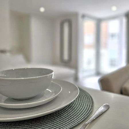 City Waterside, Old Street, Angel, Entire Private Apartment ลอนดอน ภายนอก รูปภาพ
