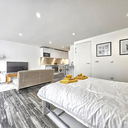 City Waterside, Old Street, Angel, Entire Private Apartment ลอนดอน ภายนอก รูปภาพ