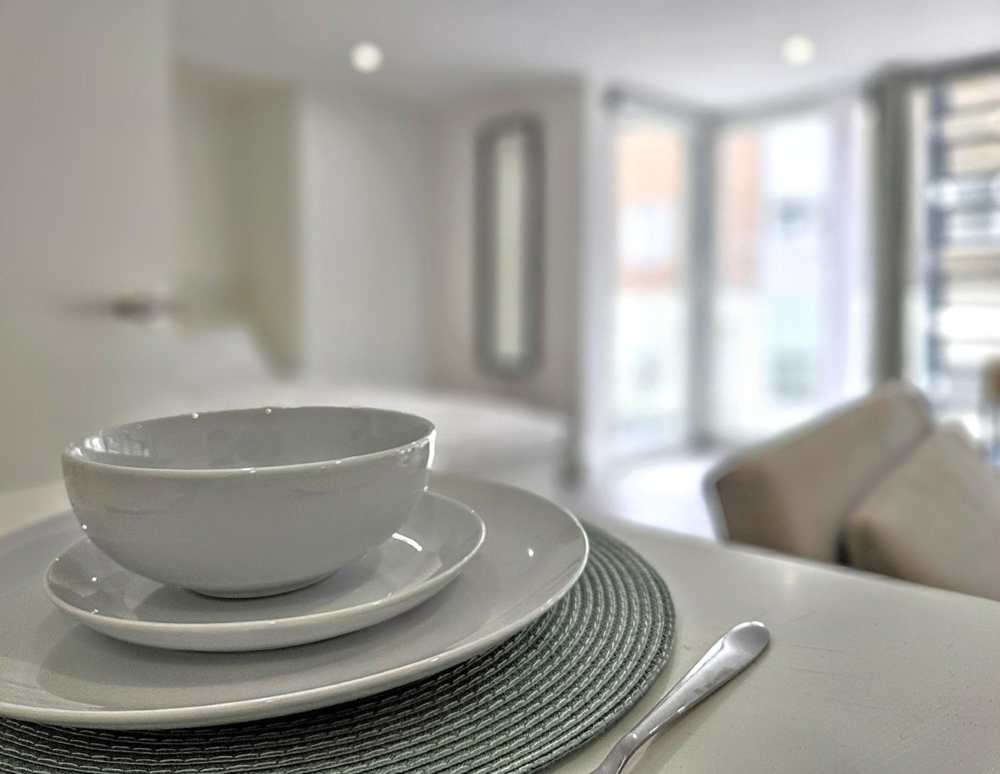 City Waterside, Old Street, Angel, Entire Private Apartment ลอนดอน ภายนอก รูปภาพ