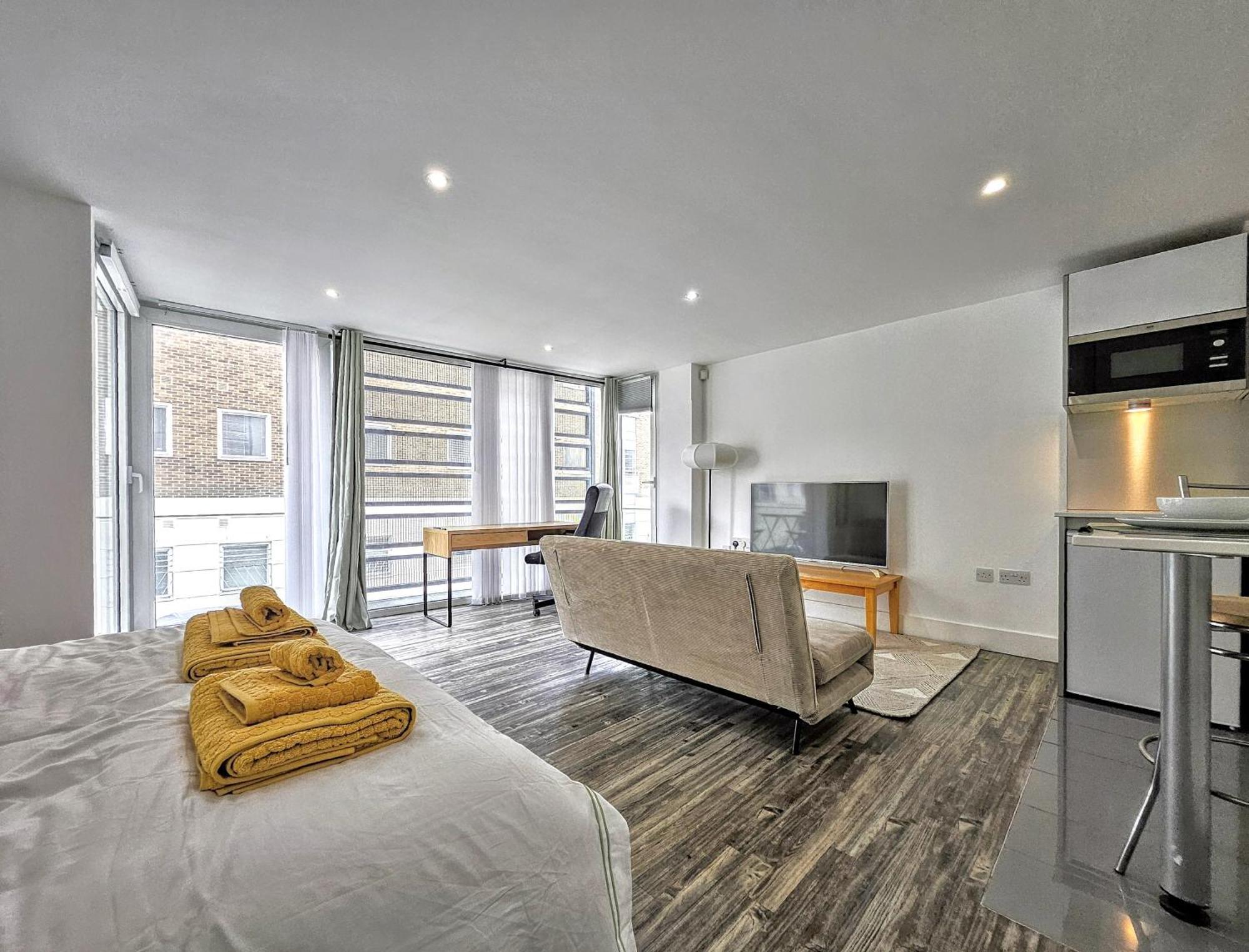 City Waterside, Old Street, Angel, Entire Private Apartment ลอนดอน ภายนอก รูปภาพ