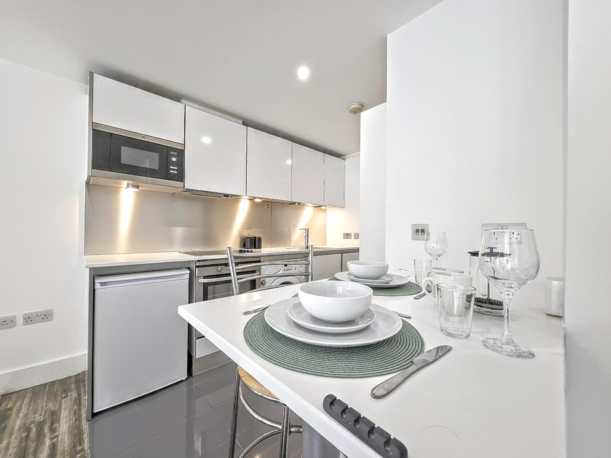 City Waterside, Old Street, Angel, Entire Private Apartment ลอนดอน ภายนอก รูปภาพ