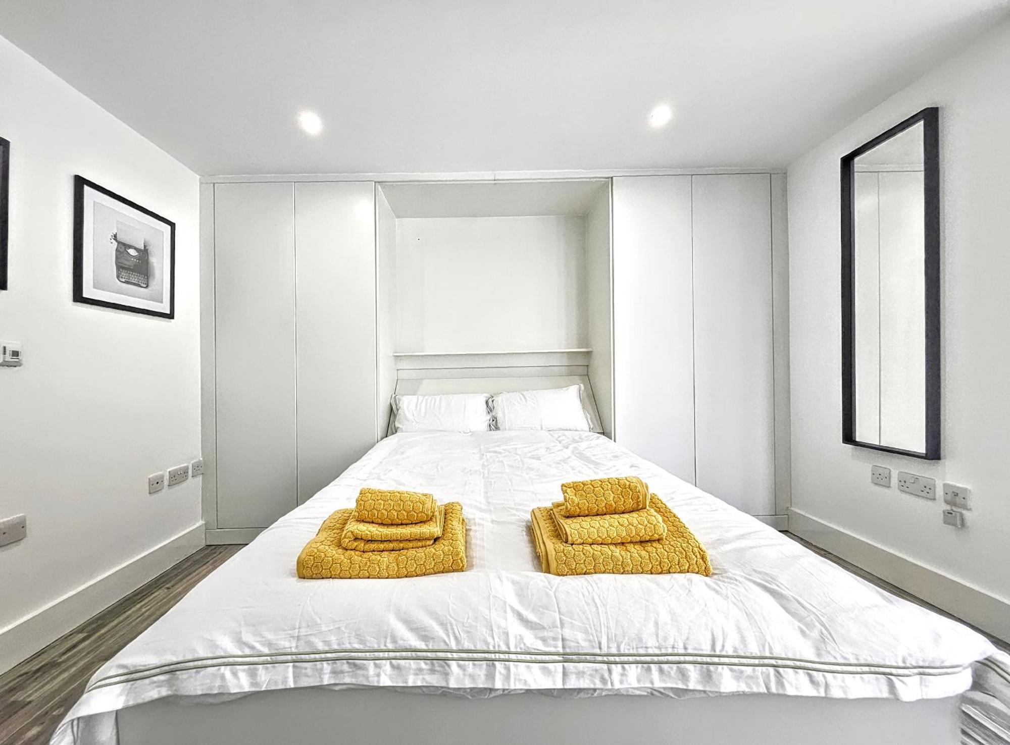 City Waterside, Old Street, Angel, Entire Private Apartment ลอนดอน ภายนอก รูปภาพ