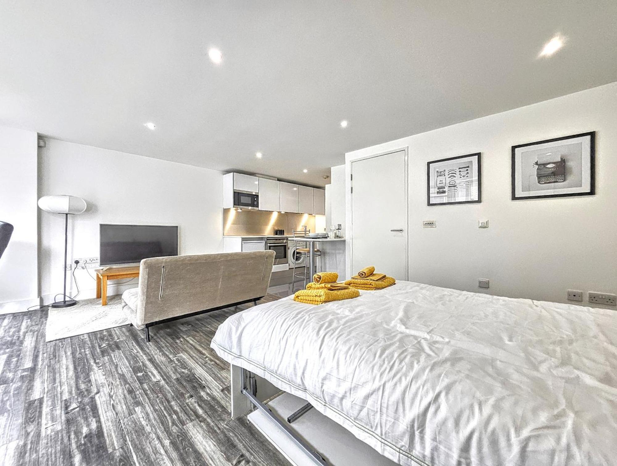 City Waterside, Old Street, Angel, Entire Private Apartment ลอนดอน ภายนอก รูปภาพ