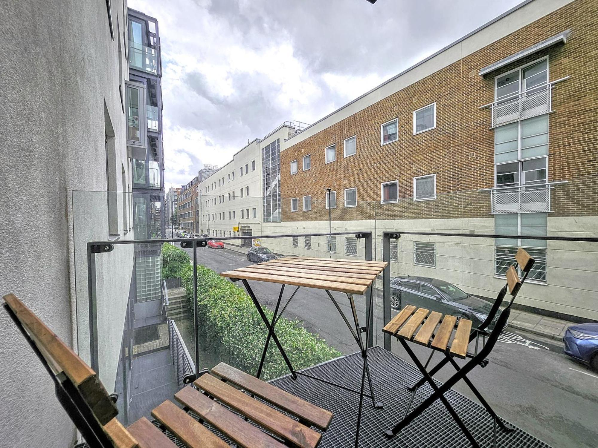 City Waterside, Old Street, Angel, Entire Private Apartment ลอนดอน ภายนอก รูปภาพ